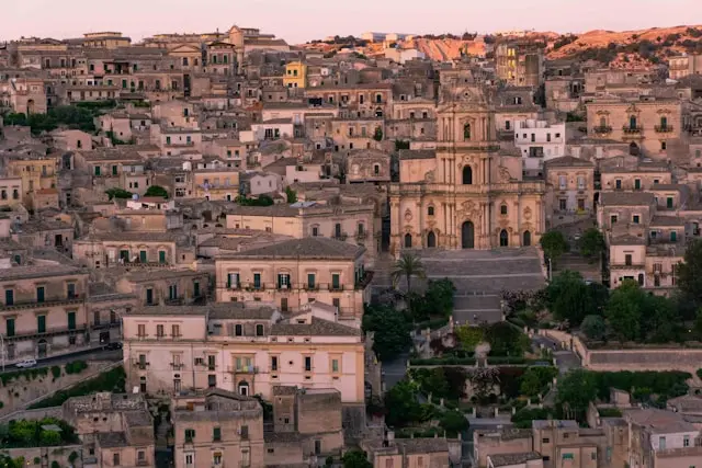 Modica al tramonto