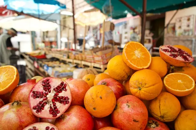 primo piano frutta mercato di ballarò