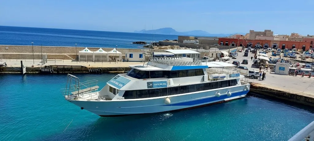 barca a favignana