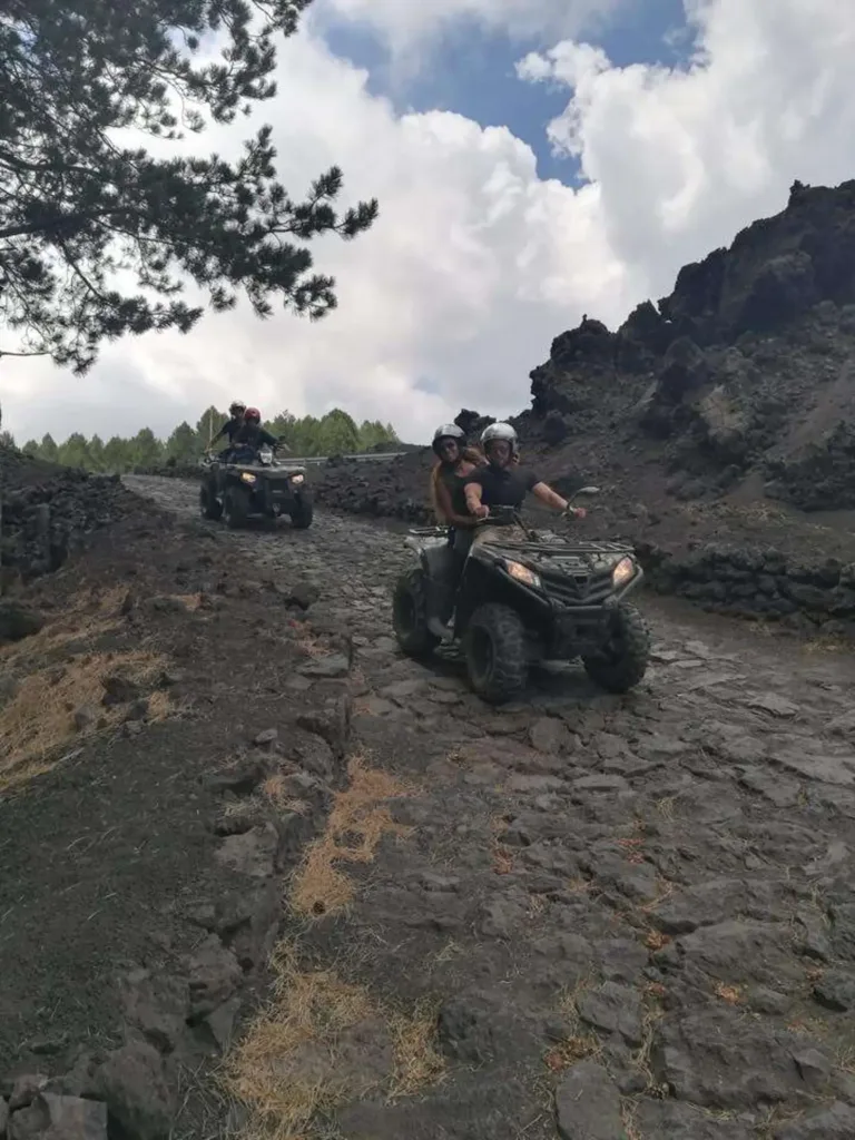 Tour in quad sull’Etna dalle Gole dell’Alcantara fino a 1.850 metri